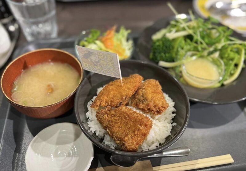 佐渡島　ブリカツ丼　味彩